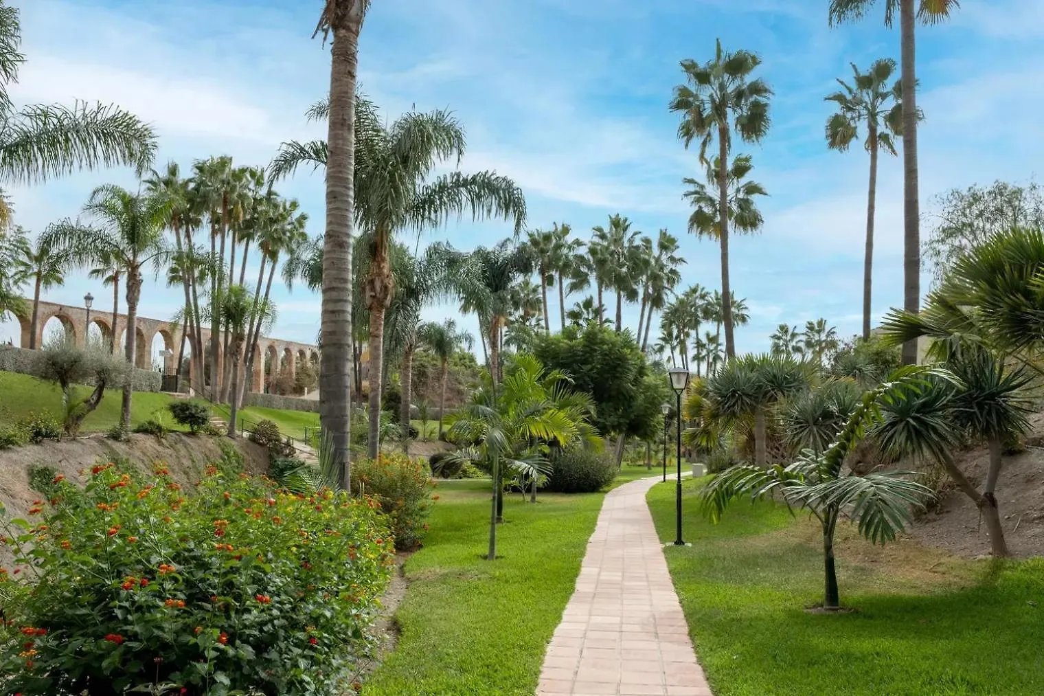 Las Palmas 15C Oasis Properties Nerja Apartment