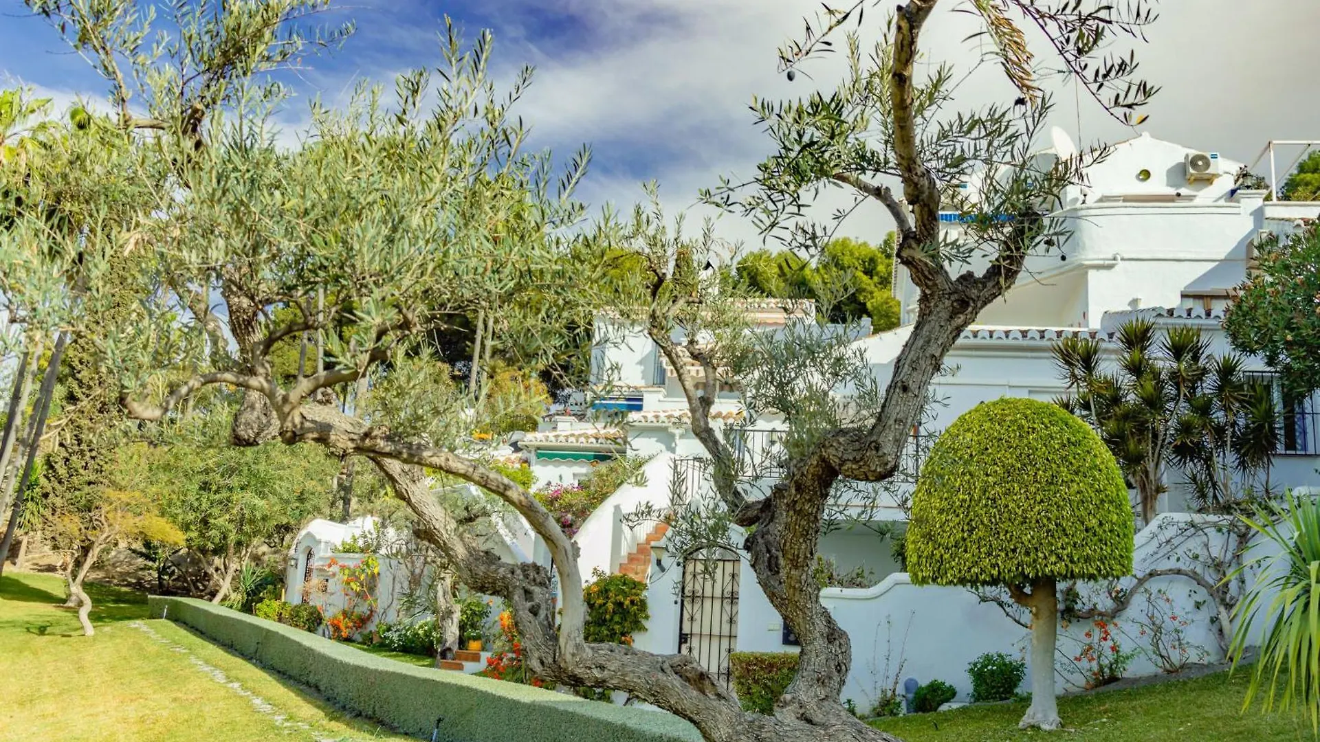Las Palmas 15C Oasis Properties Nerja
