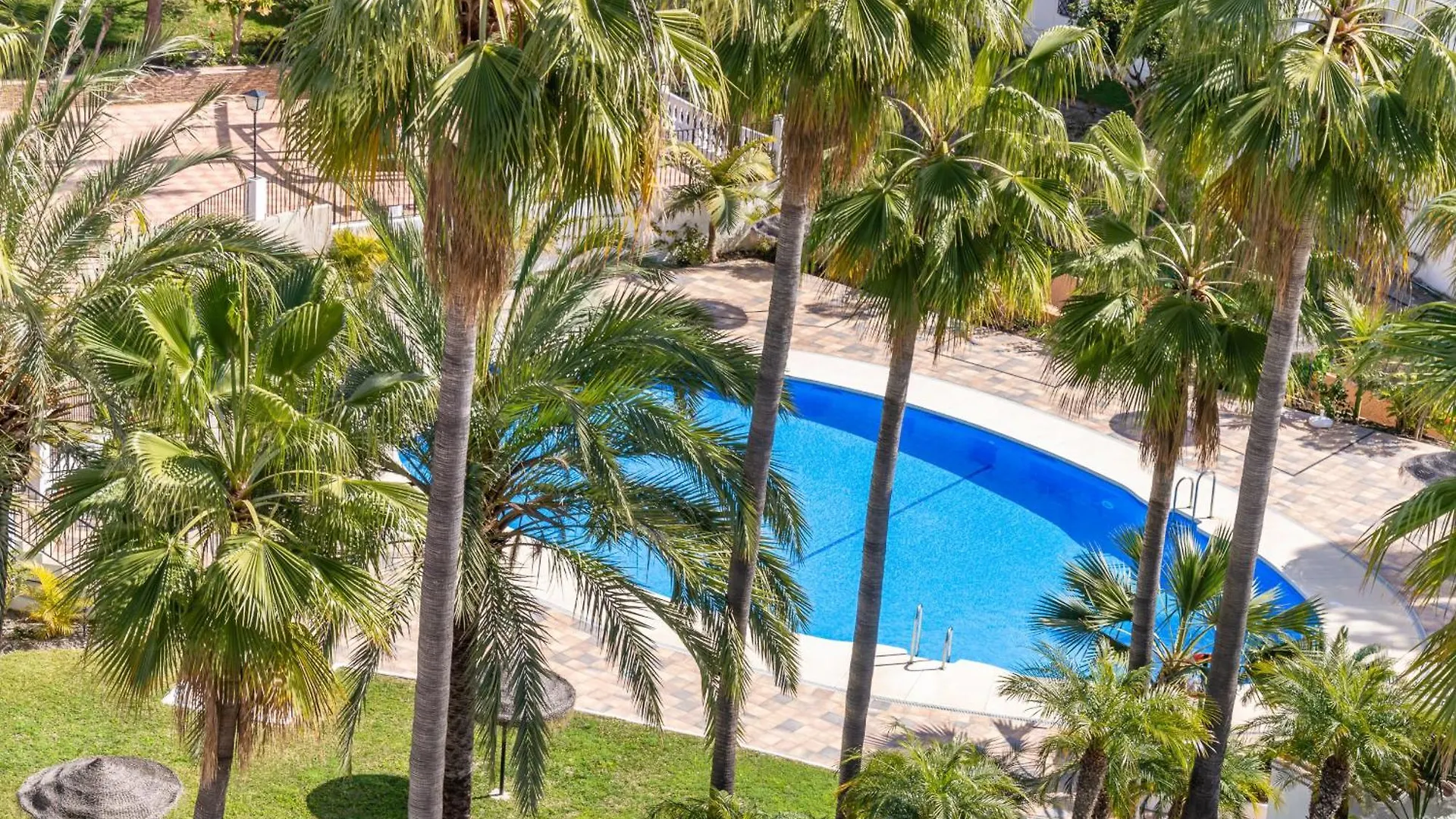 Las Palmas 15C Oasis Properties Nerja Spain